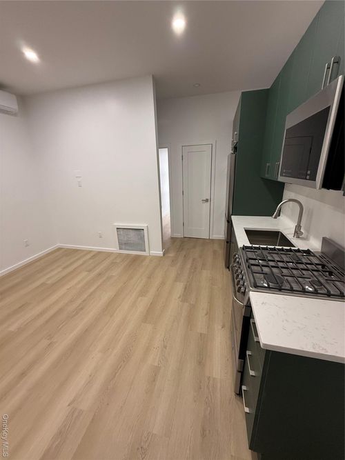 74-45 62nd St, Glendale, NY, 11385-6173 | Card Image