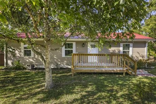 408 Magnolia St, Baxter, TN, 38544-5256 | Card Image