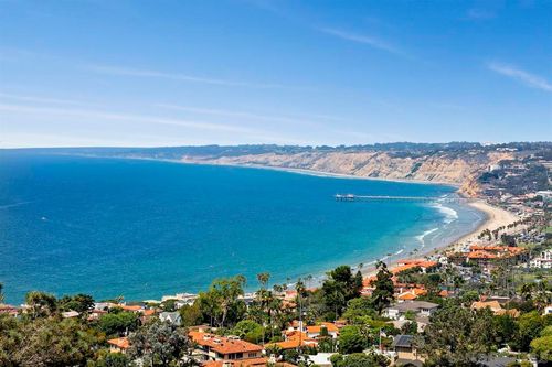 1642 Valdes Dr, La Jolla, CA, 92037-3853 | Card Image