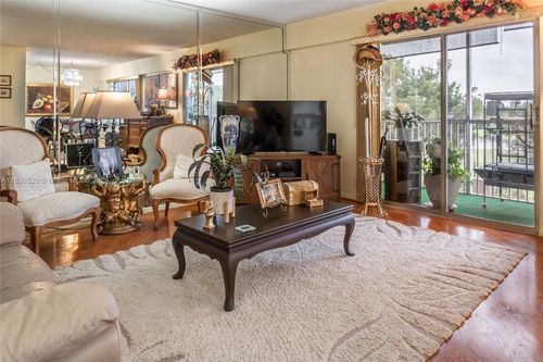 apt-410b-850 Sw 133rd Ter, Pembroke Pines, FL, 33027-1817 | Card Image