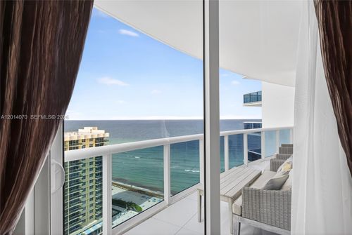 1901-2711 S Ocean Dr, Hollywood, FL, 33019-2755 | Card Image