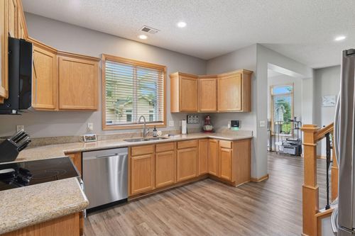 412 Aqua Cir, Lino Lakes, MN, 55014-2718 | Card Image