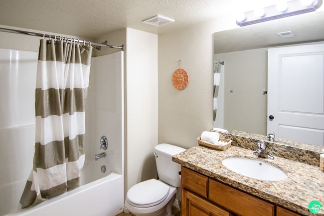 Bathroom 2 | Image 14