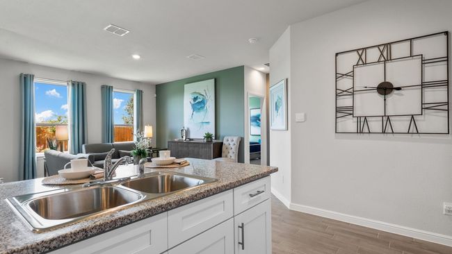 704 Amber Fields Drive, House other with 4 bedrooms, 2 bathrooms and null parking in Denton TX | Image 4