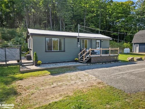 54 Yearley Rd, Utterson, ON, P0B1M0 | Card Image