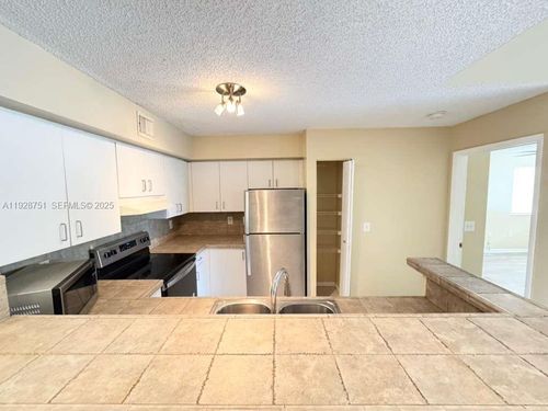apt-305-1721 Village Blvd, West Palm Beach, FL, 33409-2009 | Card Image
