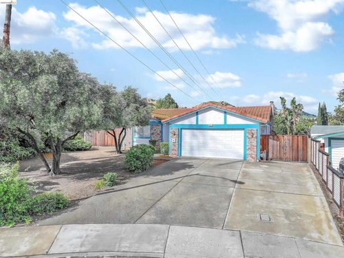 2213 Navarro Ct, Antioch, CA, 94509 | Card Image