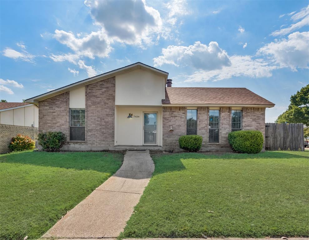 Cloverglen Dr, Dallas, TX 75249