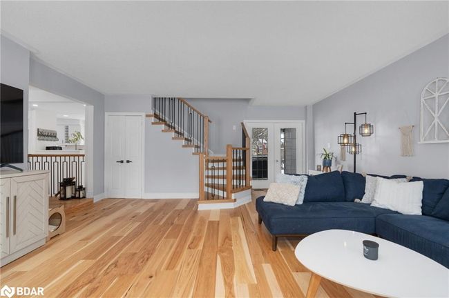 203 Camilla Cres, House other with 5 bedrooms, 2 bathrooms and 6 parking in Thornton ON | Image 17