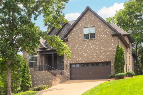 111 Country Hills Dr, Hendersonville, TN, 37075-8545 | Card Image