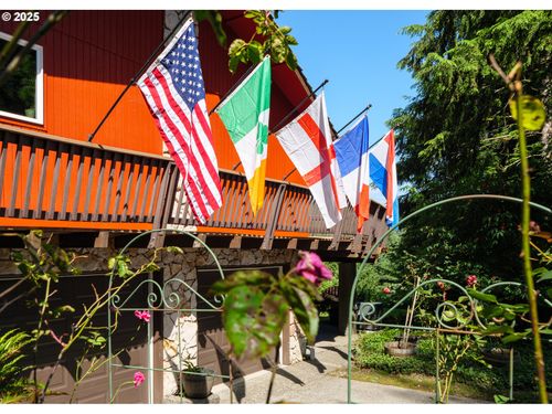 194894 Highway 101, Forks, WA, 98331-9092 | Card Image