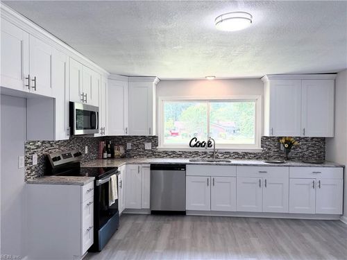 10 C C Spaulding Drive, Hampton, VA, 23666 | Card Image