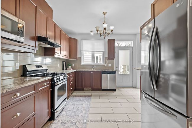 182 Meandering Brook Dr, House attached with 4 bedrooms, 4 bathrooms and 2 parking in Gloucester ON | Image 14