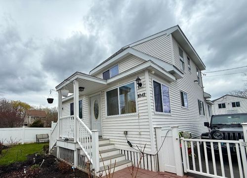 1041 Ocean Avenue, Portland, ME, 04103 | Card Image