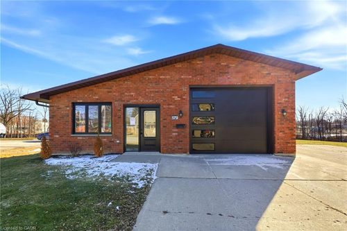 179 Mill St, Parkhill, ON, N0M2K0 | Card Image