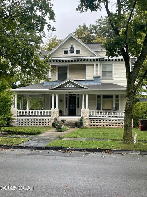 1182 Grand Ave, Carthage, MO, 64836-2832 | Card Image