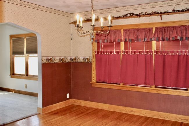 Dining Room w/Oak Floors | Image 8