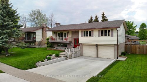 136 Napier St, Mitchell, ON, N0K1N0 | Card Image