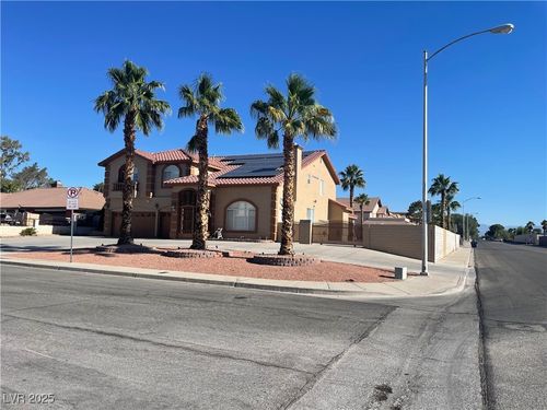 7020 King Solomons Ct, Las Vegas, NV, 89117-3801 | Card Image