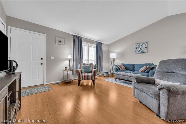 Move-in ready with neutral colors. | Image 11
