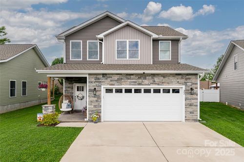 27 Sage Crest Loop, Weaverville, NC, 28787-0698 | Card Image