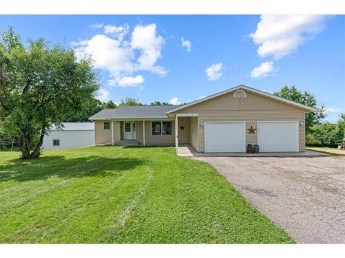 222 Blue Sky Dr, GLENWOOD CITY, WI, 54013-8557 | Card Image