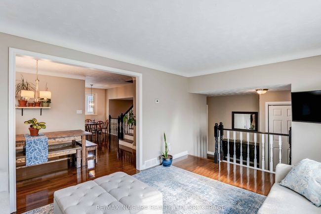 7639 Jubilee Dr, House other with 3 bedrooms, 3 bathrooms and 2 parking in Niagara Falls ON | Image 5