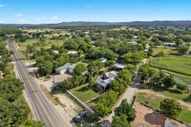 14280 State Highway 16 N, House other with 3 bedrooms, 2 bathrooms and null parking in Medina TX | Image 42