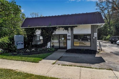 10589 Main St, Clarence, NY, 14031-1667 | Card Image