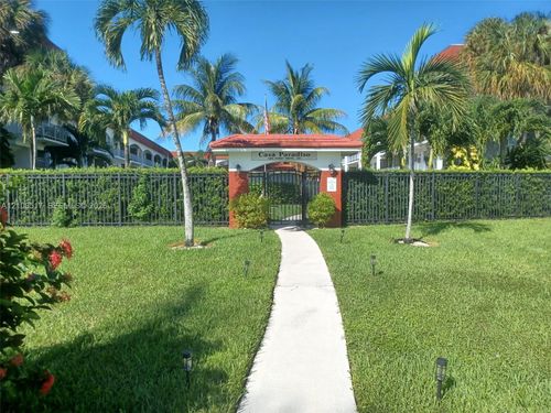 204-541 Blue Heron Dr, Hallandale Beach, FL, 33009 | Card Image