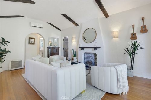 2240 Pine Ave, Long Beach, CA, 90806-2617 | Card Image
