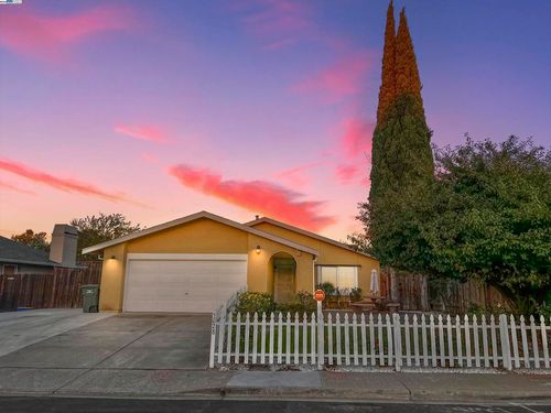 5028 Teakwood Dr, Oakley, CA, 94561-1623 | Card Image