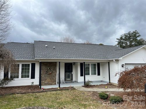 532 Woodfield Ln, Hendersonville, NC, 28791-1993 | Card Image