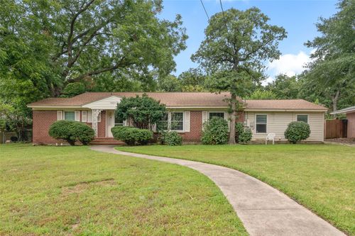 1604 Laurelwood Dr, Denton, TX, 76209-2264 | Card Image
