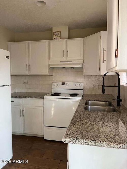 b-2308 N 51st Place, Phoenix, AZ, 85008 | Card Image
