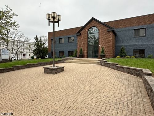 313 South Ave, Fanwood, NJ, 07023-1364 | Card Image