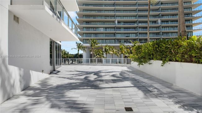 204 - 801 S Pointe Dr, Condo with 2 bedrooms, 2 bathrooms and null parking in Miami Beach FL | Image 8