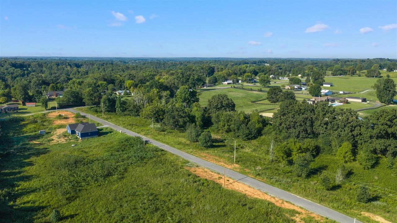 Land in Scottsville