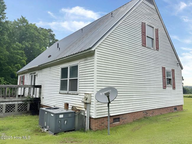 13015 Hobbton Hwy, House other with 4 bedrooms, 2 bathrooms and null parking in Newton Grove NC | Image 4
