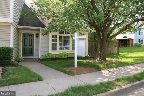 6215 Stonepath Cir, CENTREVILLE, VA, 20120-3409 | Card Image