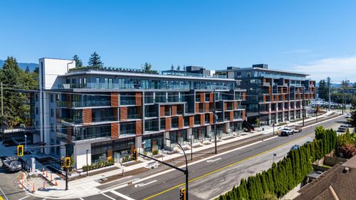 111211-422 E 3rd Street, North Vancouver, BC, V7L1G2 | Card Image