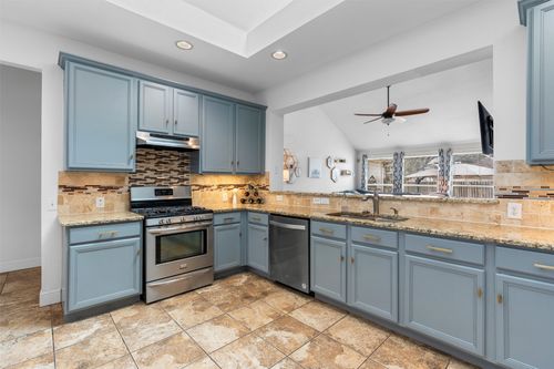 813 Indian Run Dr, Pflugerville, TX, 78660-3871 | Card Image