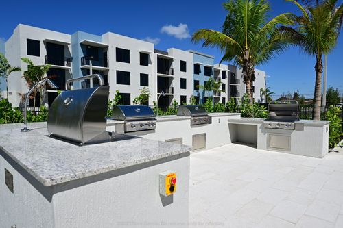 1-115-7200 W 4th Ave, Hialeah, FL, 33014-5279 | Card Image