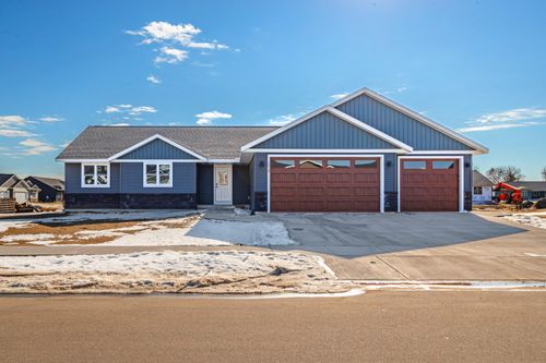 1818 Arches Dr, Holmen, WI, 54636-1107 | Card Image
