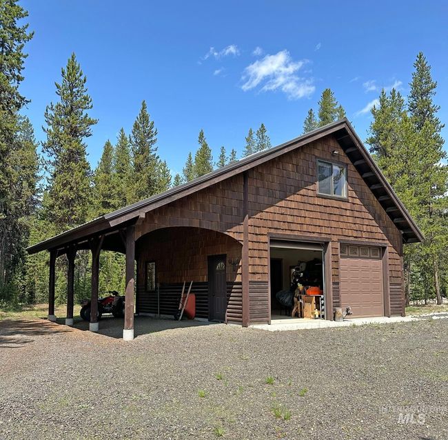 View of horse barn | Image 16
