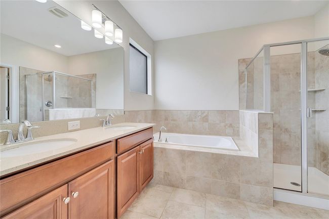 Primary Bathroom | Image 16