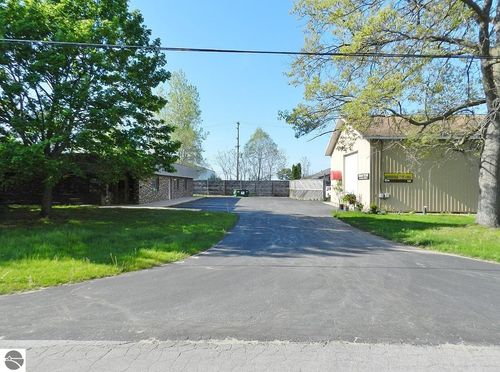 820 Duell Rd, Traverse City, MI, 49686-4801 | Card Image