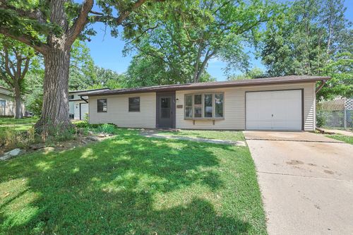 117 Timber Trl, Streamwood, IL, 60107-1323 | Card Image