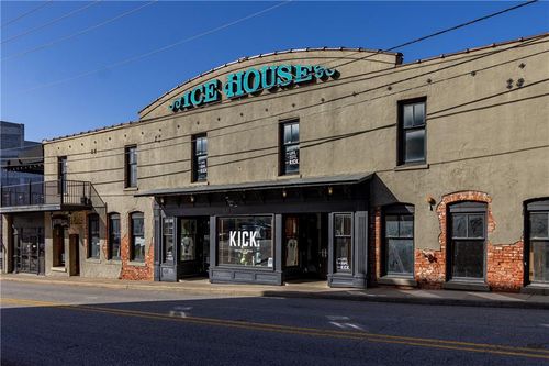 207-339 N West Ave, Fayetteville, AR, 72701-4149 | Card Image