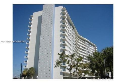 2o-7441 Wayne Ave, Miami Beach, FL, 33141-2539 | Card Image